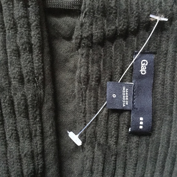 {GAP} Corduroy Skirt - Picture 3 of 3